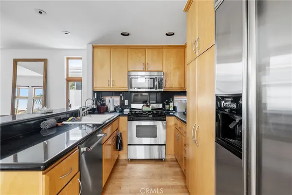 $9,950 | 331 11th Street, Hermosa Beach, CA 90254