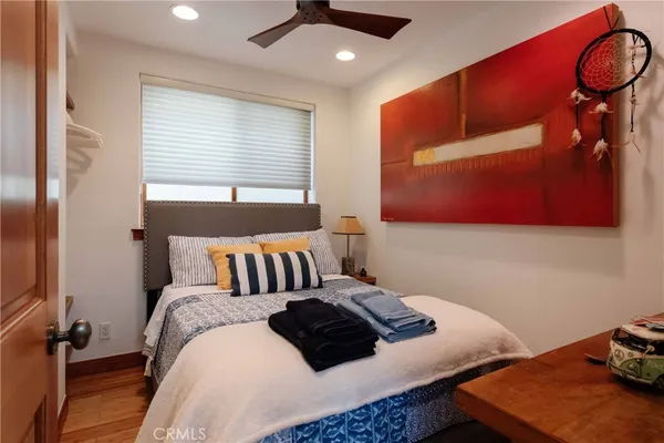 $9,950 | 331 11th Street, Hermosa Beach, CA 90254