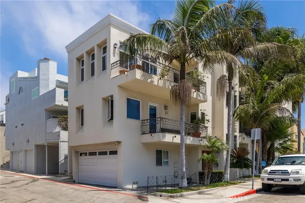 $9,950 | 331 11th Street, Hermosa Beach, CA 90254