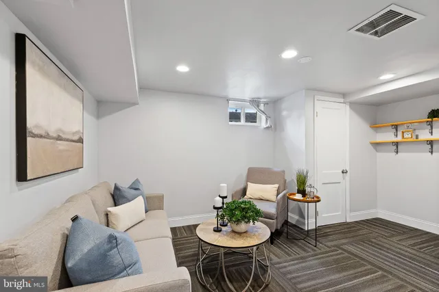 $3,300 | 2613 South Troy Street, Arlington, VA 22206