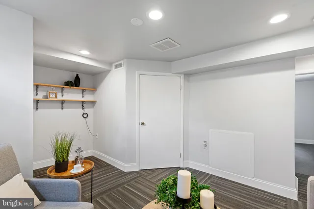 $3,300 | 2613 South Troy Street, Arlington, VA 22206