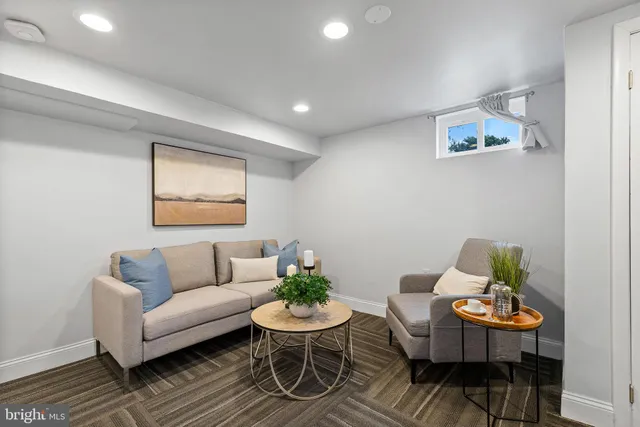 $3,300 | 2613 South Troy Street, Arlington, VA 22206