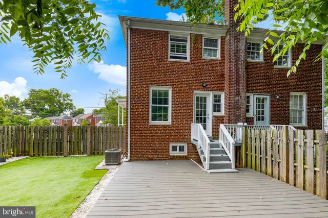 $3,300 | 2613 South Troy Street, Arlington, VA 22206