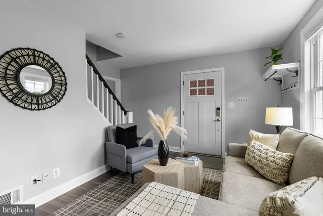 $3,300 | 2613 South Troy Street, Arlington, VA 22206