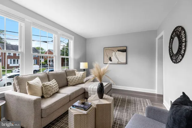 $3,300 | 2613 South Troy Street, Arlington, VA 22206