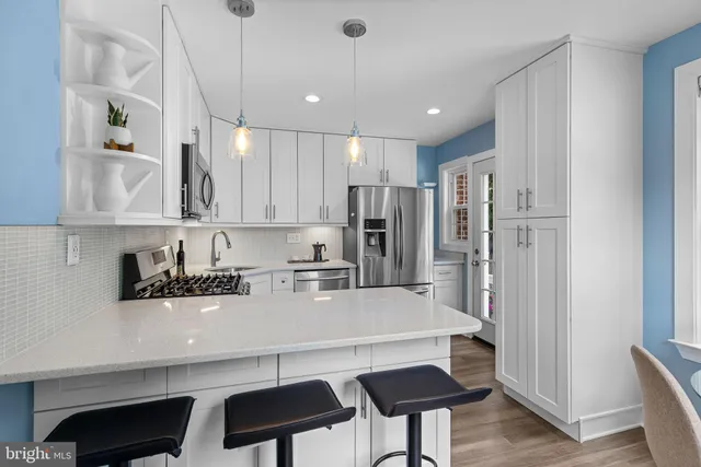 $3,300 | 2613 South Troy Street, Arlington, VA 22206