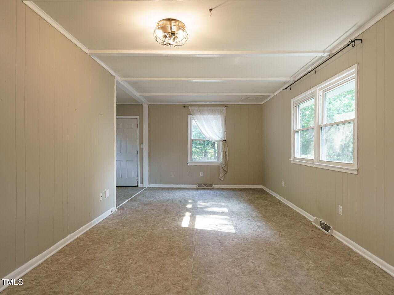 1505 Sedwick Road Durham, NC 27713 - Photo 16 of 30 016-1280x960-family-room