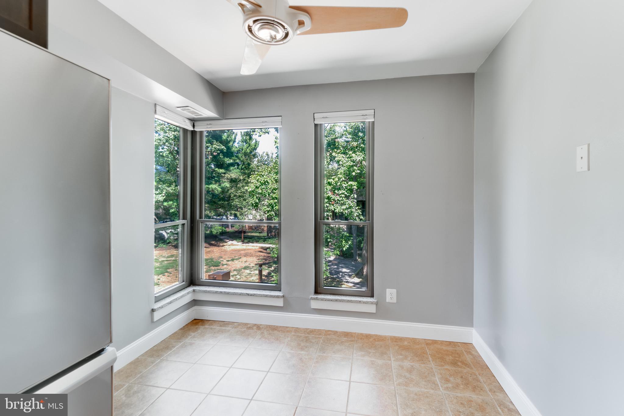 11200 Chestnut Grove Square, Unit 11200202 Reston, VA 20190 - Photo 5 of 14 Gallery Image 5