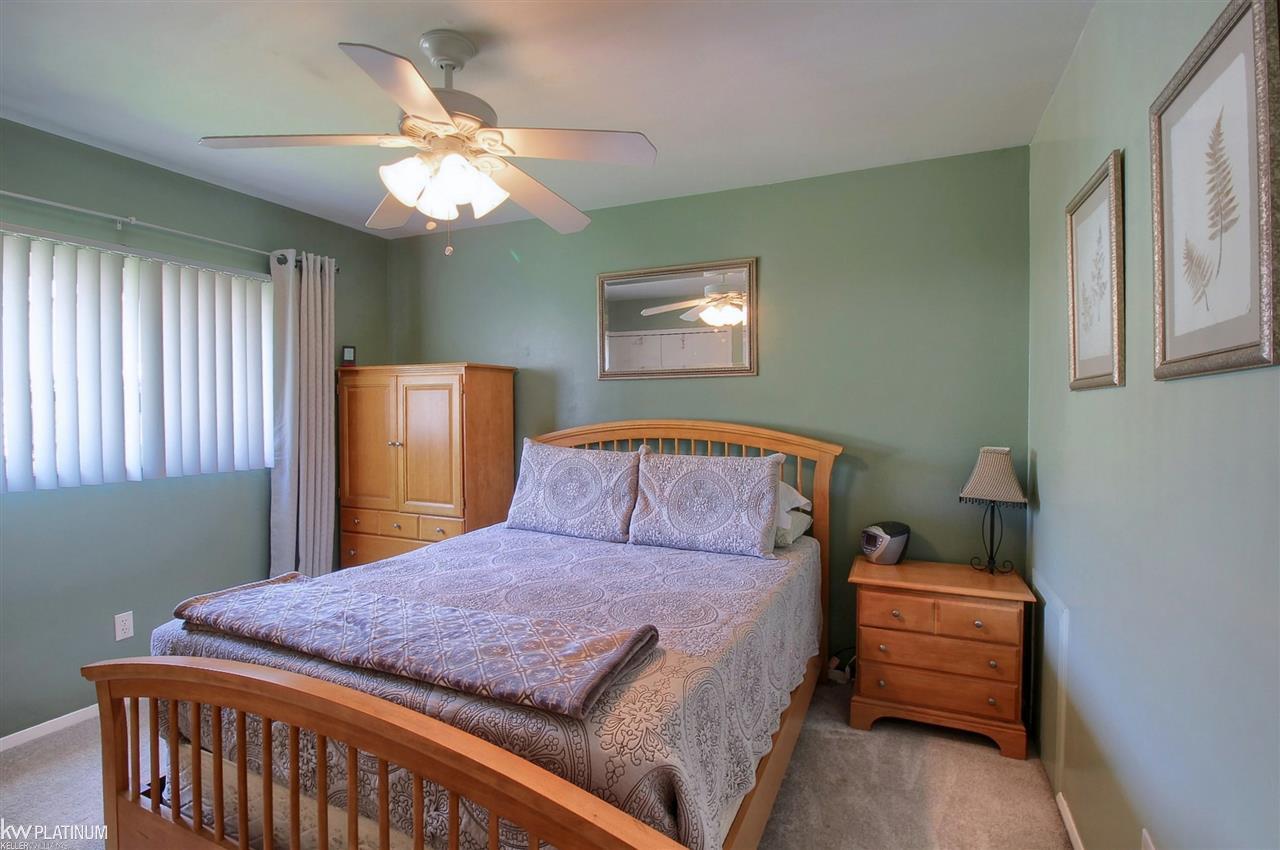 21789 Rausch Avenue Eastpointe, MI 48021 - Photo 11 of 27 50016773-10.JPG