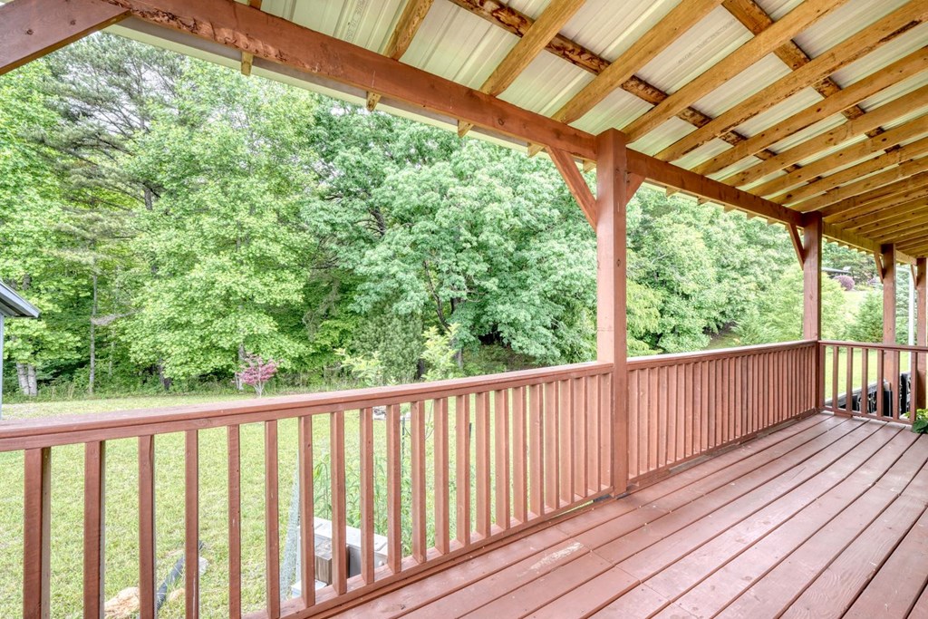 568 Parks Road Hiawassee, GA 30546 - Photo 27 of 38 a view of balcony with wooden floor