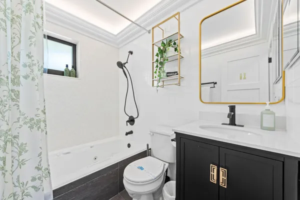 $2,199,999 | 581 Southeast 5th Avenue, Pompano Beach, FL 33060