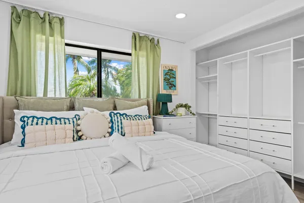$2,199,999 | 581 Southeast 5th Avenue, Pompano Beach, FL 33060