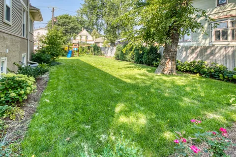 $200,000 | 1169 South Taylor Avenue, Oak Park, IL 60304