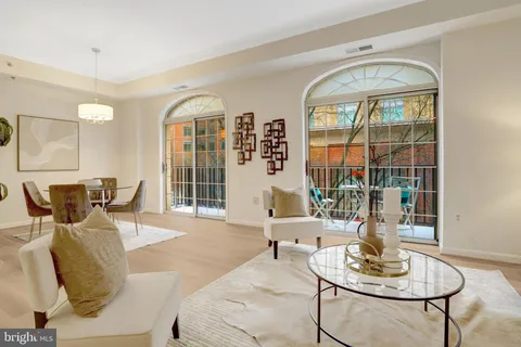 $835,000 | 2121 Jamieson Avenue, Unit 401, Alexandria, VA 22314