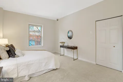 $835,000 | 2121 Jamieson Avenue, Unit 401, Alexandria, VA 22314