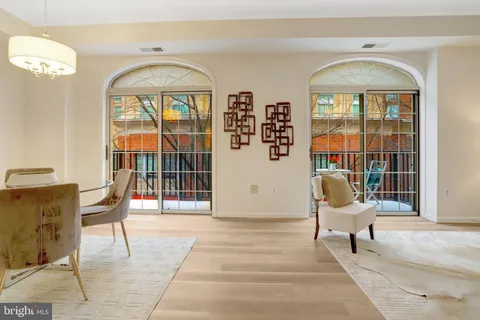 $835,000 | 2121 Jamieson Avenue, Unit 401, Alexandria, VA 22314