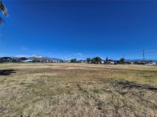 $850,000 | 18490 Santa Ana Avenue, Bloomington, CA 92316