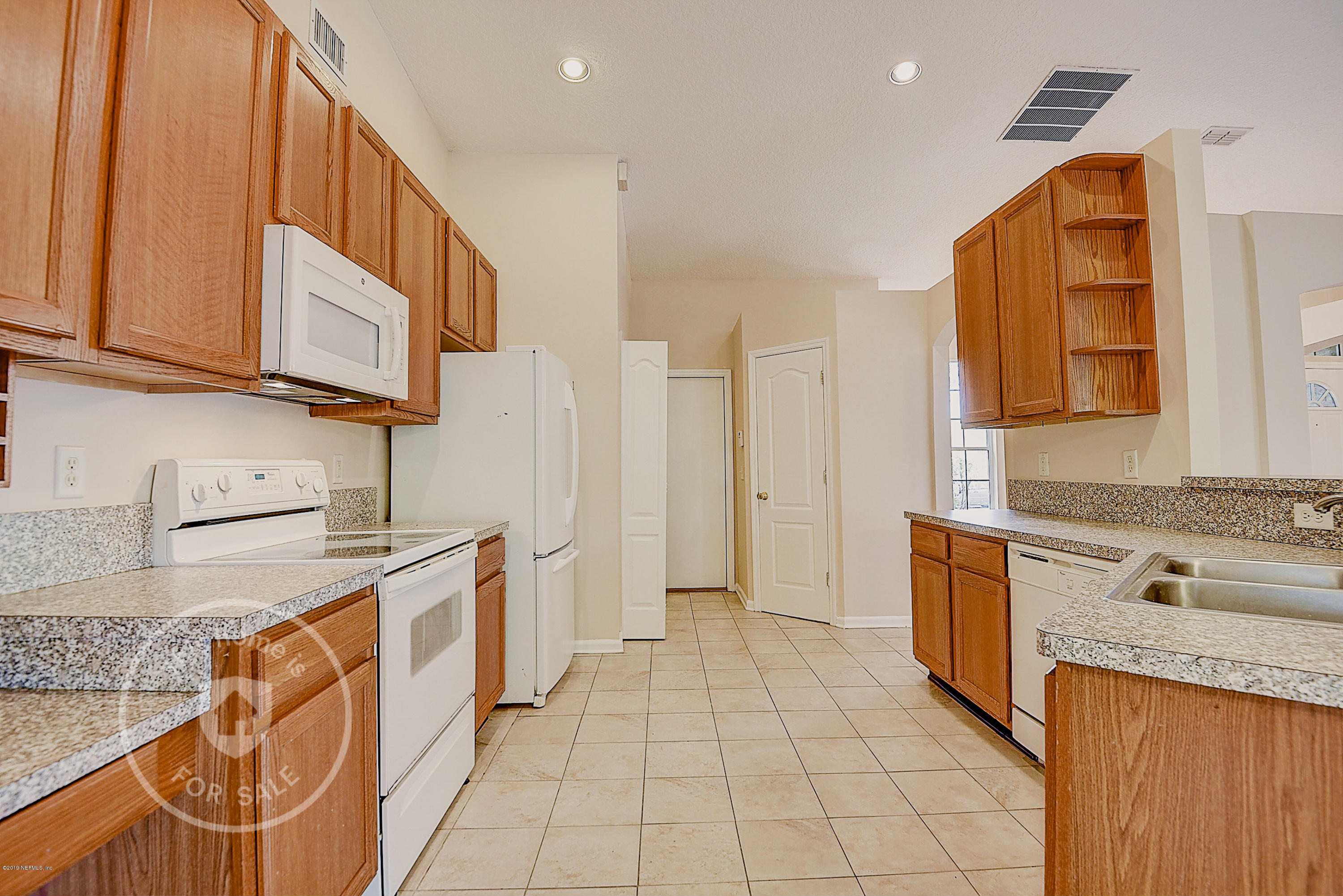2445 Mallory Hills Road Jacksonville, FL 32221 - Photo 3 of 28 photo_03