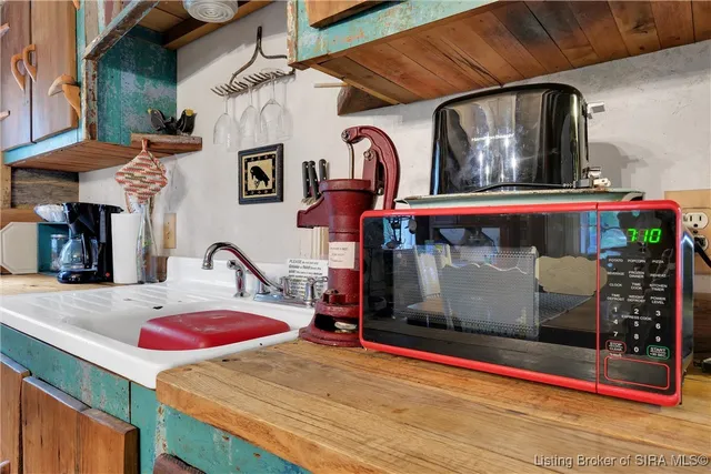 $500,000 | 2945 North Greenbrier Road, Madison, IN 47250