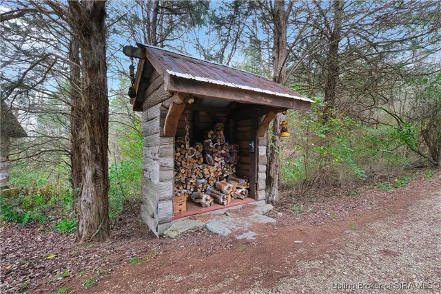 $500,000 | 2945 North Greenbrier Road, Madison, IN 47250