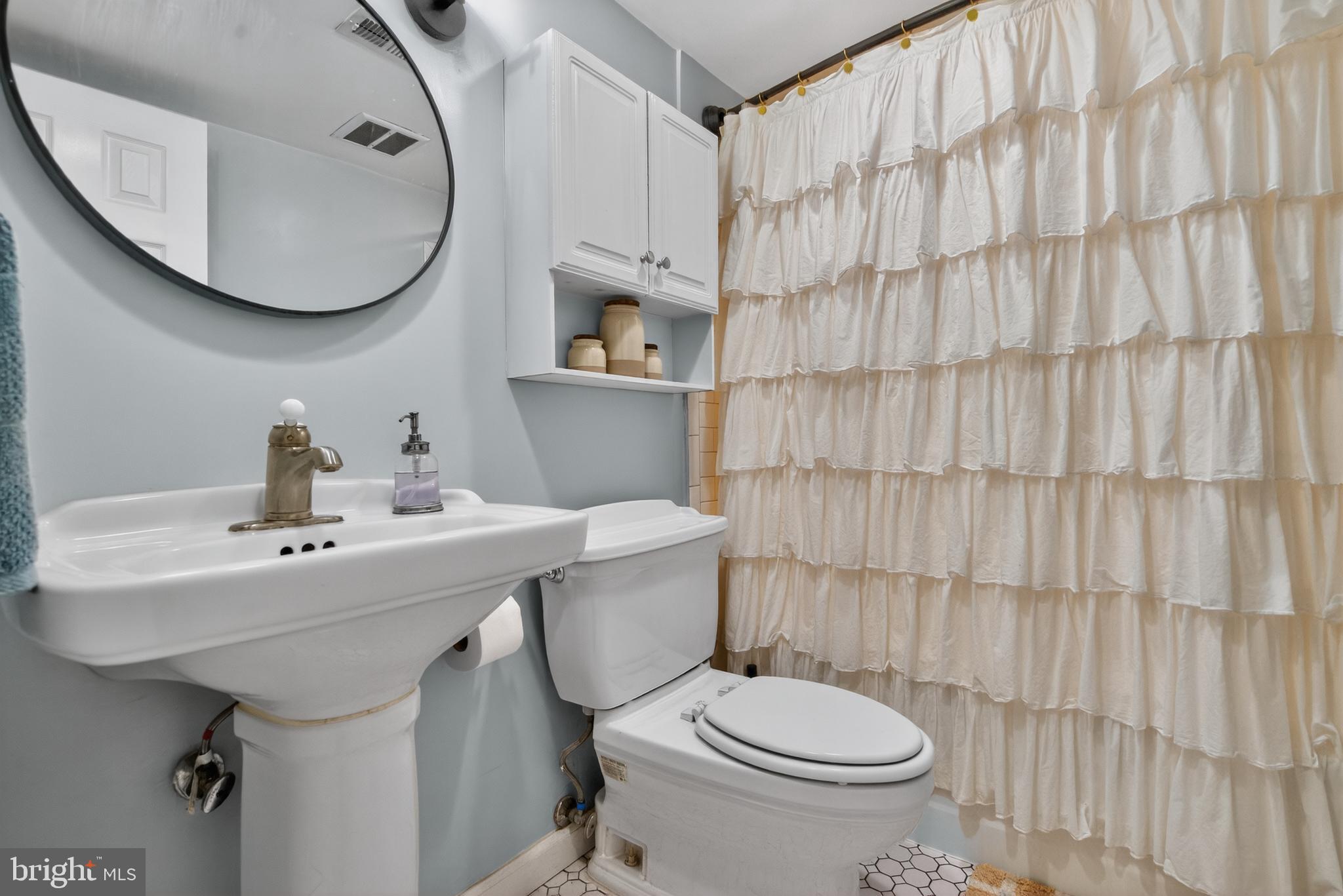 29 14th Street Northeast, Unit 29 Washington, DC 20003 - Photo 10 of 26