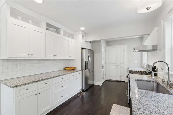 $765,000 | 2304 Pembrook Place Northeast, Atlanta, GA 30324