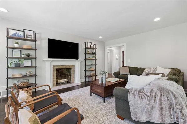 $765,000 | 2304 Pembrook Place Northeast, Atlanta, GA 30324