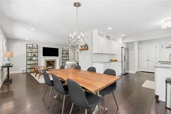 $765,000 | 2304 Pembrook Place Northeast, Atlanta, GA 30324