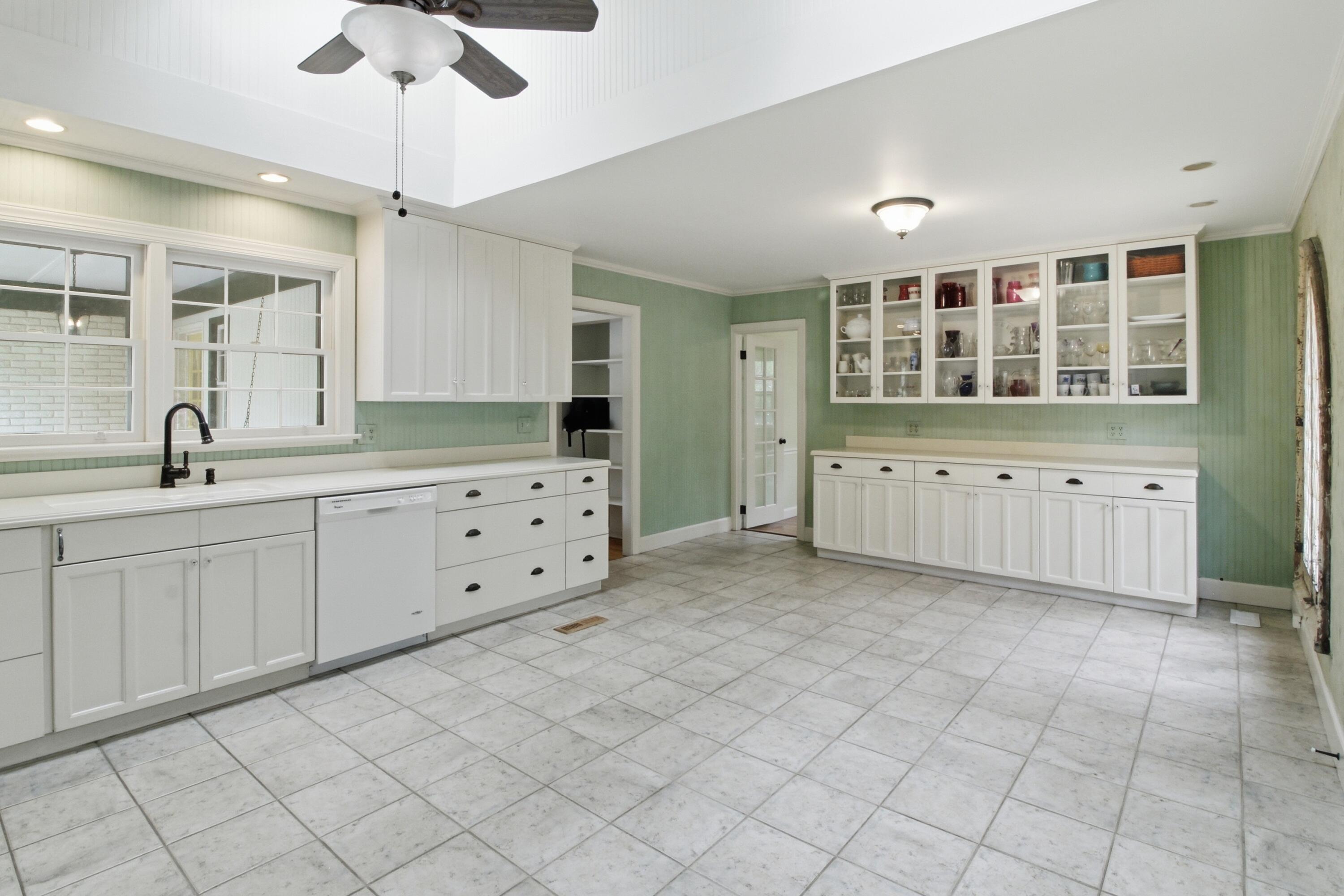 103 County Rd S-18-491 Summerville, SC 29485 - Photo 22 of 49 Kitchen