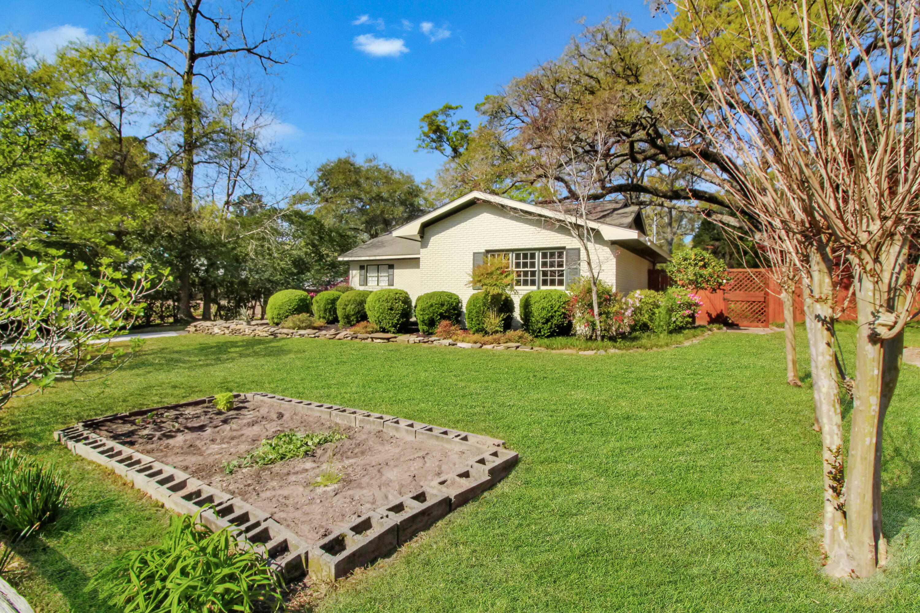 103 County Rd S-18-491 Summerville, SC 29485 - Photo 5 of 49 IMG_1256