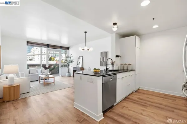 $5,300 | 501 Beale Street, Unit 4D, San Francisco, CA 94105