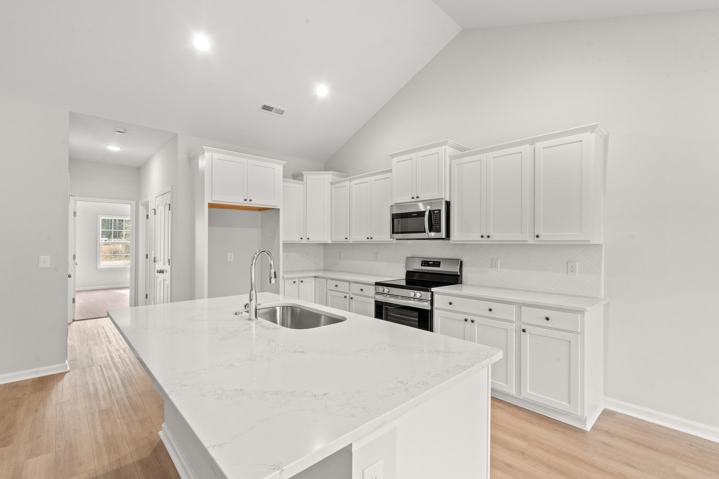 611 Bay Street Aynor, SC 29544 - Photo 5 of 17