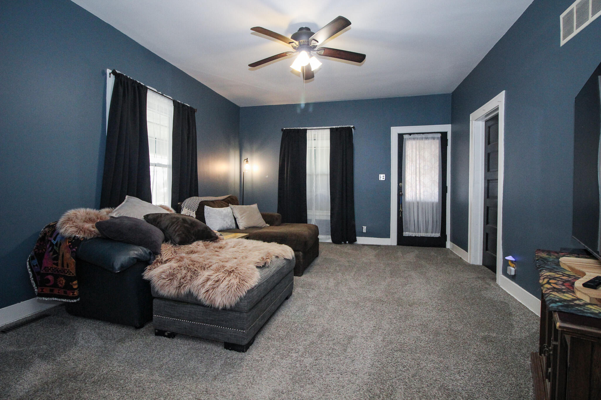 1765 Tower Street Chesterton, IN 46304 - Photo 7 of 27 a living room with furniture and ceiling fan