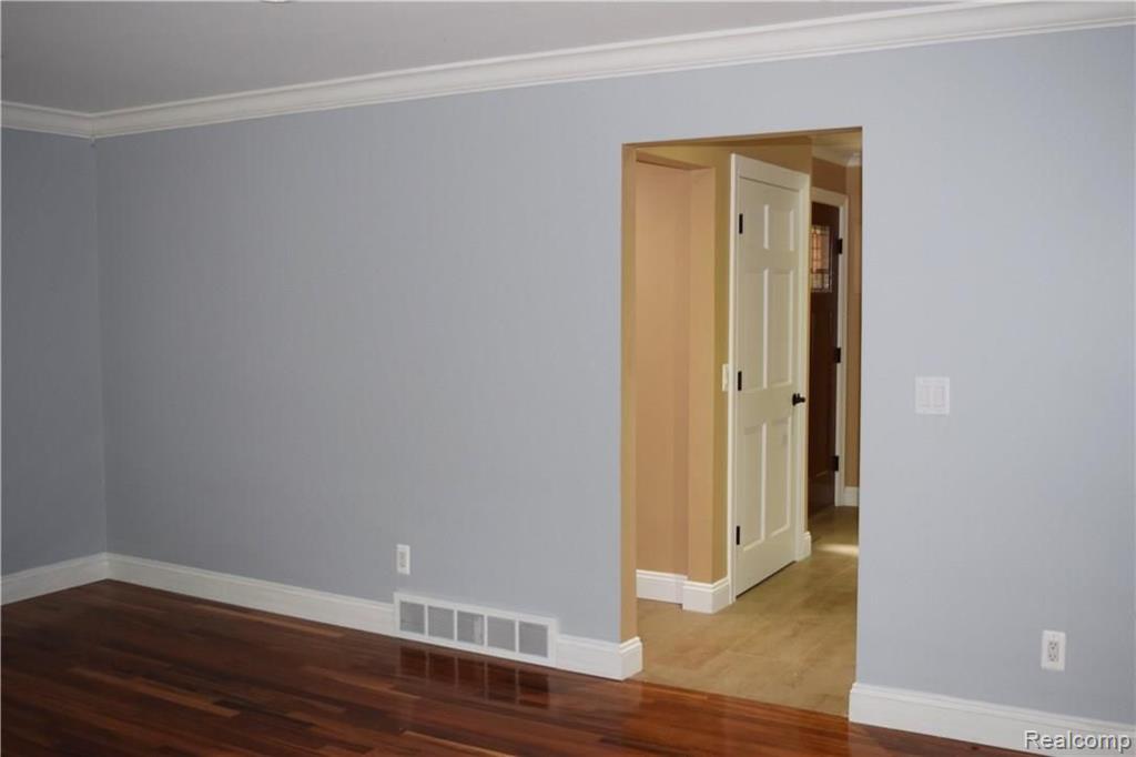 1916 Devonshire Road Bloomfield Hills, MI 48302 - Photo 14 of 31