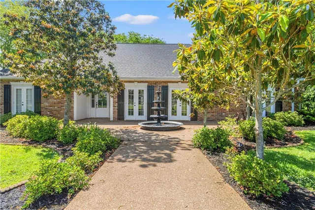 $584,999 | 298 Highway 470, Lecompte, LA 71346