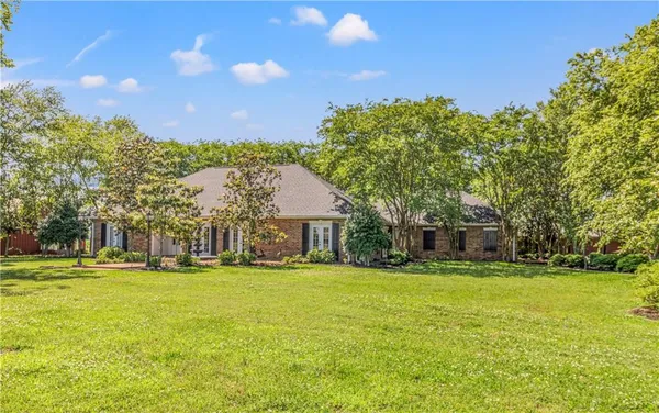 $584,999 | 298 Highway 470, Lecompte, LA 71346