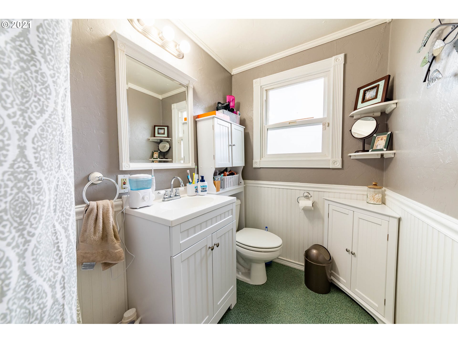 1041 C Street Springfield, OR 97477 - Photo 13 of 14