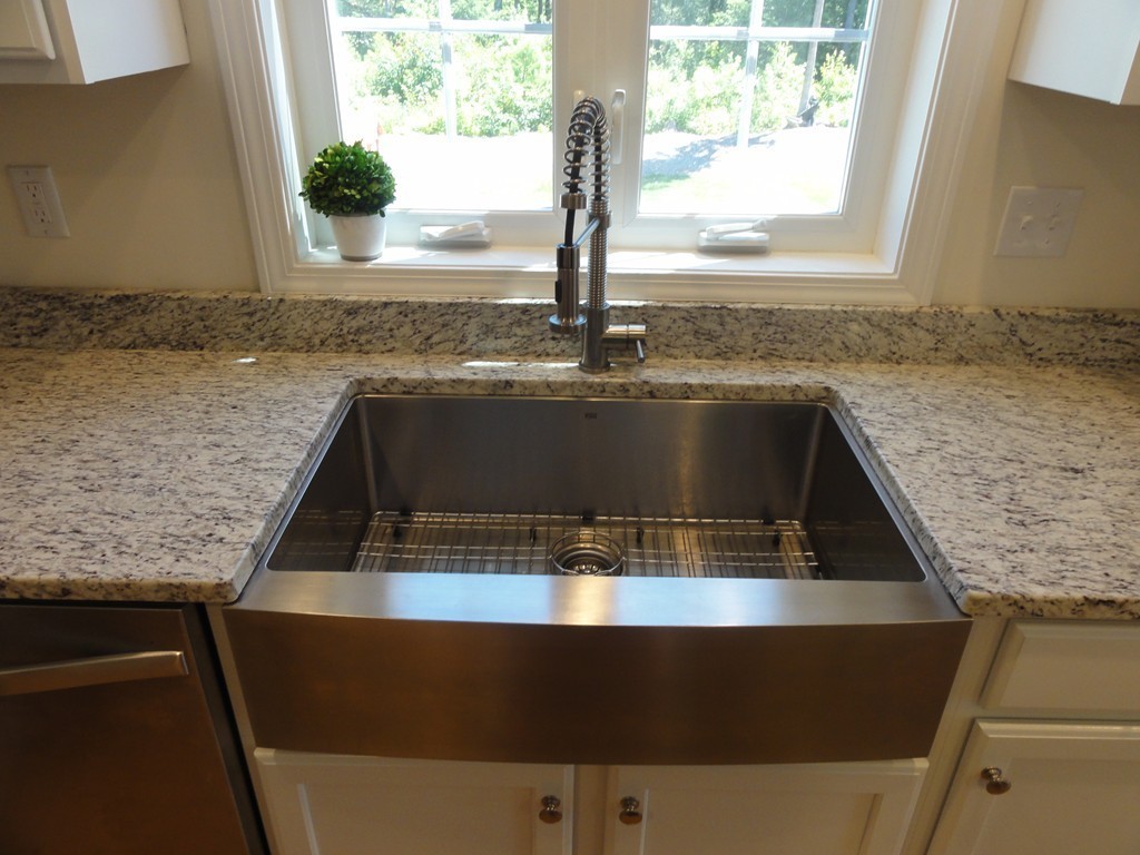 131 Reservoir Road Lunenburg, MA 01462 - Photo 5 of 28 Gallery Image 5