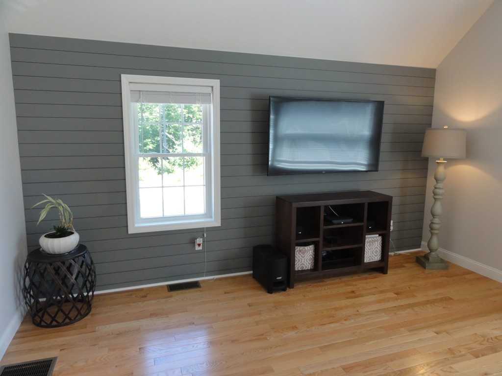 131 Reservoir Road Lunenburg, MA 01462 - Photo 7 of 28 Gallery Image 7