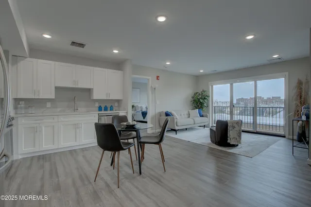 $3,300 | 272 Willow Avenue, Unit 310B, Long Branch, NJ 07740