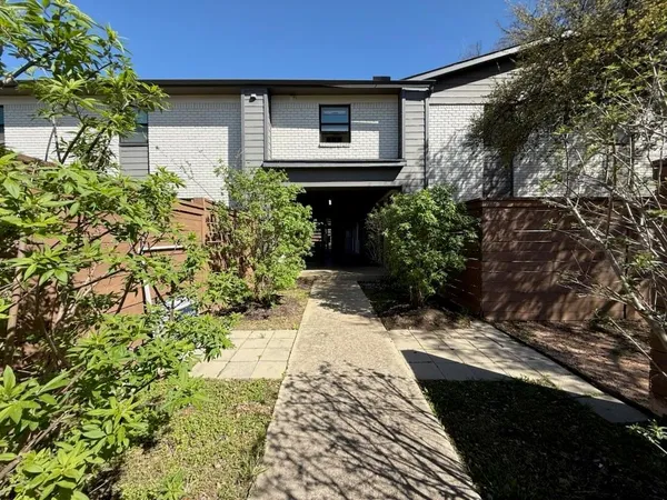 $1,100 | 5928 Fletcher Avenue, Unit 2, Fort Worth, TX 76107