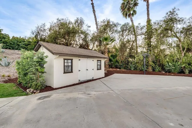 $5,795,000 | 7102 Via De Maya, Rancho Santa Fe, CA 92067