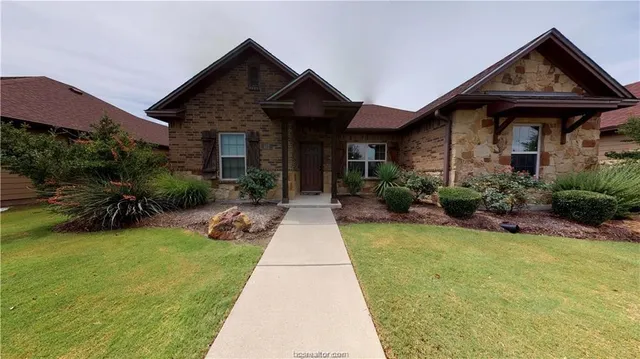 $2,000 | 412 Deacon Drive West, College Station, TX 77845