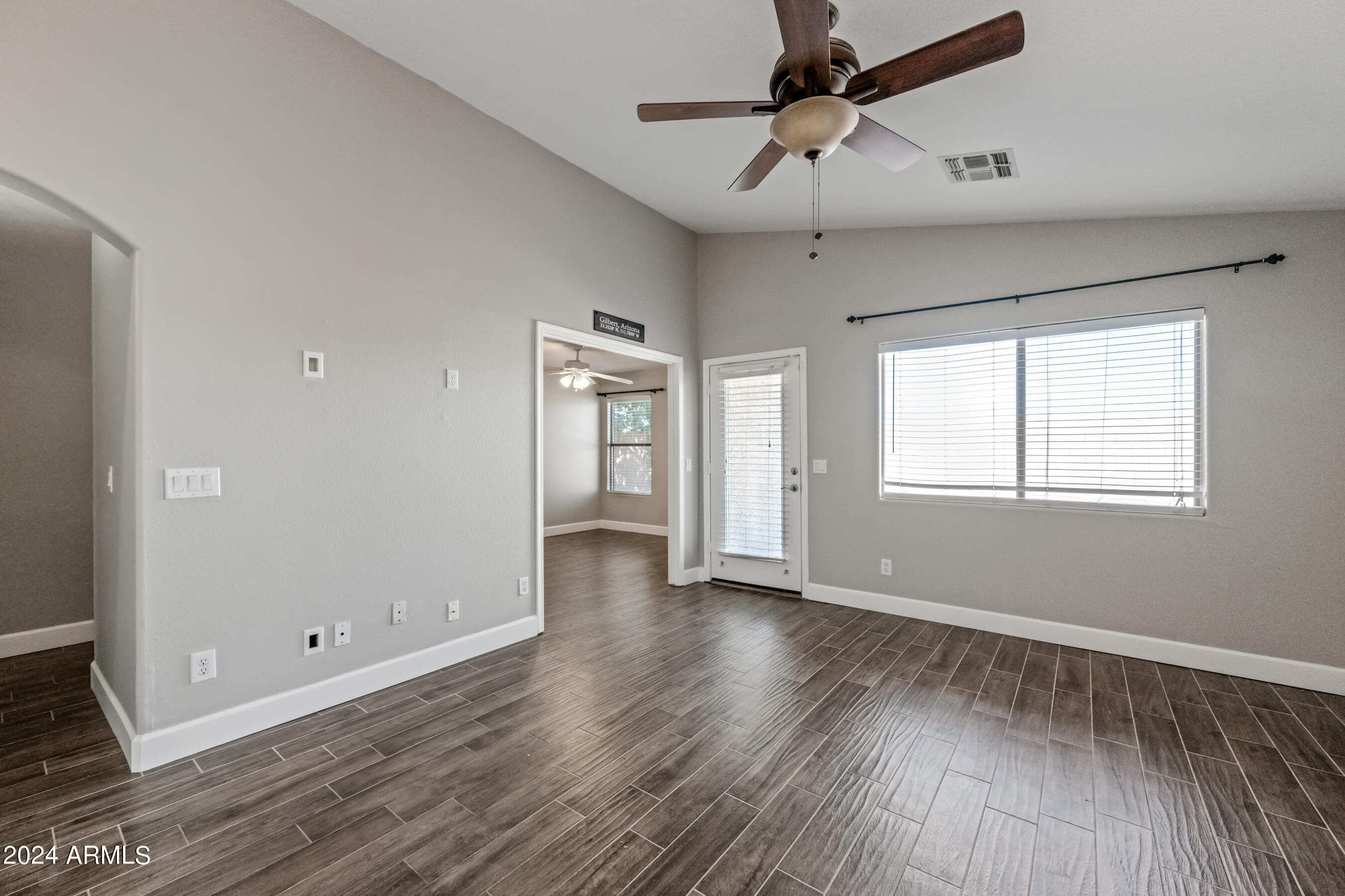 2075 South Peppertree Drive Gilbert, AZ 85295 - Photo 3 of 28 3-2075SPD-ocupix-LR2