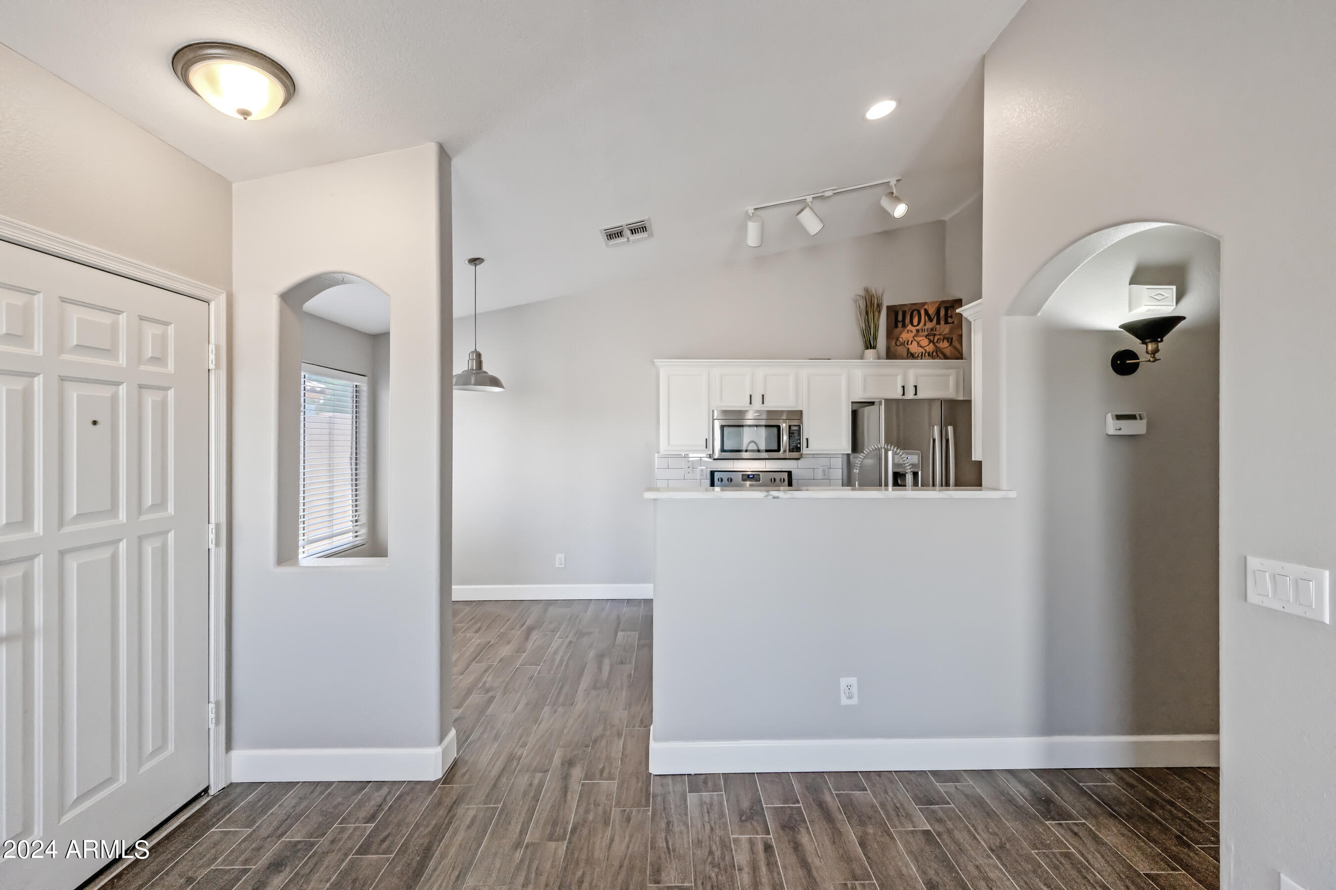 2075 South Peppertree Drive Gilbert, AZ 85295 - Photo 5 of 28 5-2075SPD-ocupix-LR2