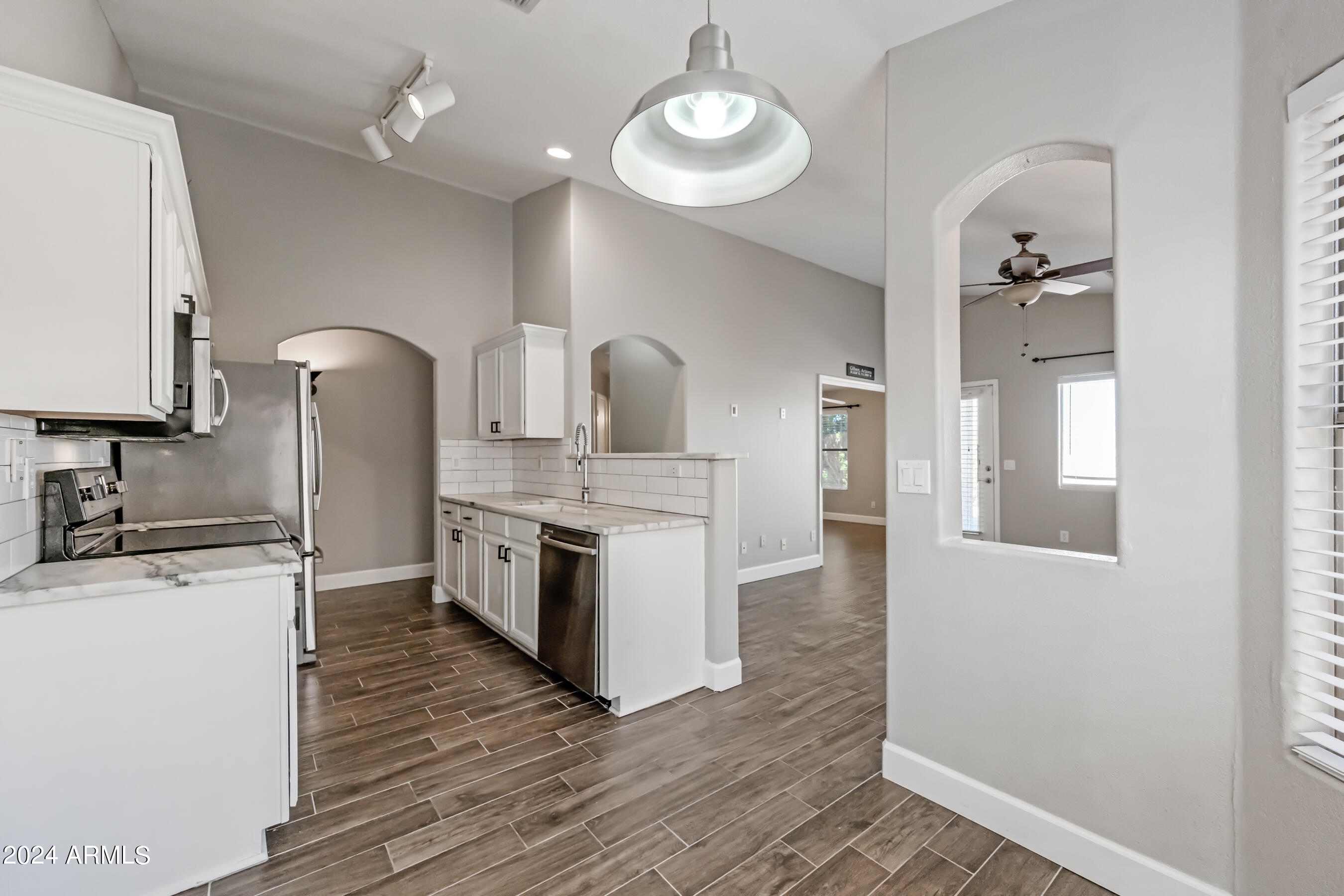 2075 South Peppertree Drive Gilbert, AZ 85295 - Photo 7 of 28 7-2075SPD-ocupix-LR2