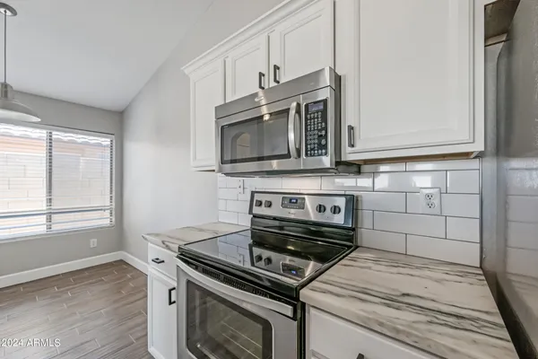 $2,200 | 2075 South Peppertree Drive, Gilbert, AZ 85295
