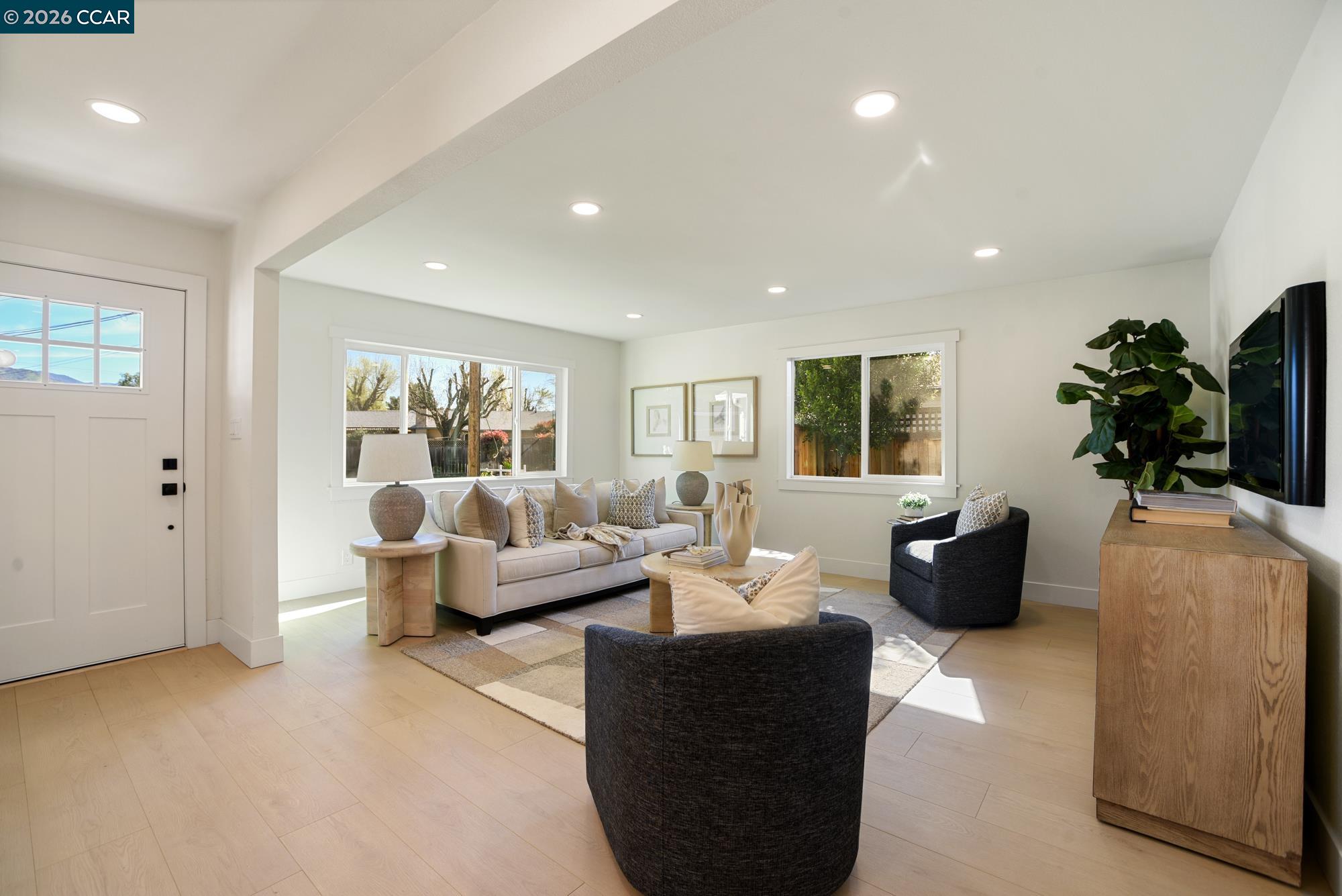 1543 Laverne Court Concord, CA 94521 - Photo 8 of 51
