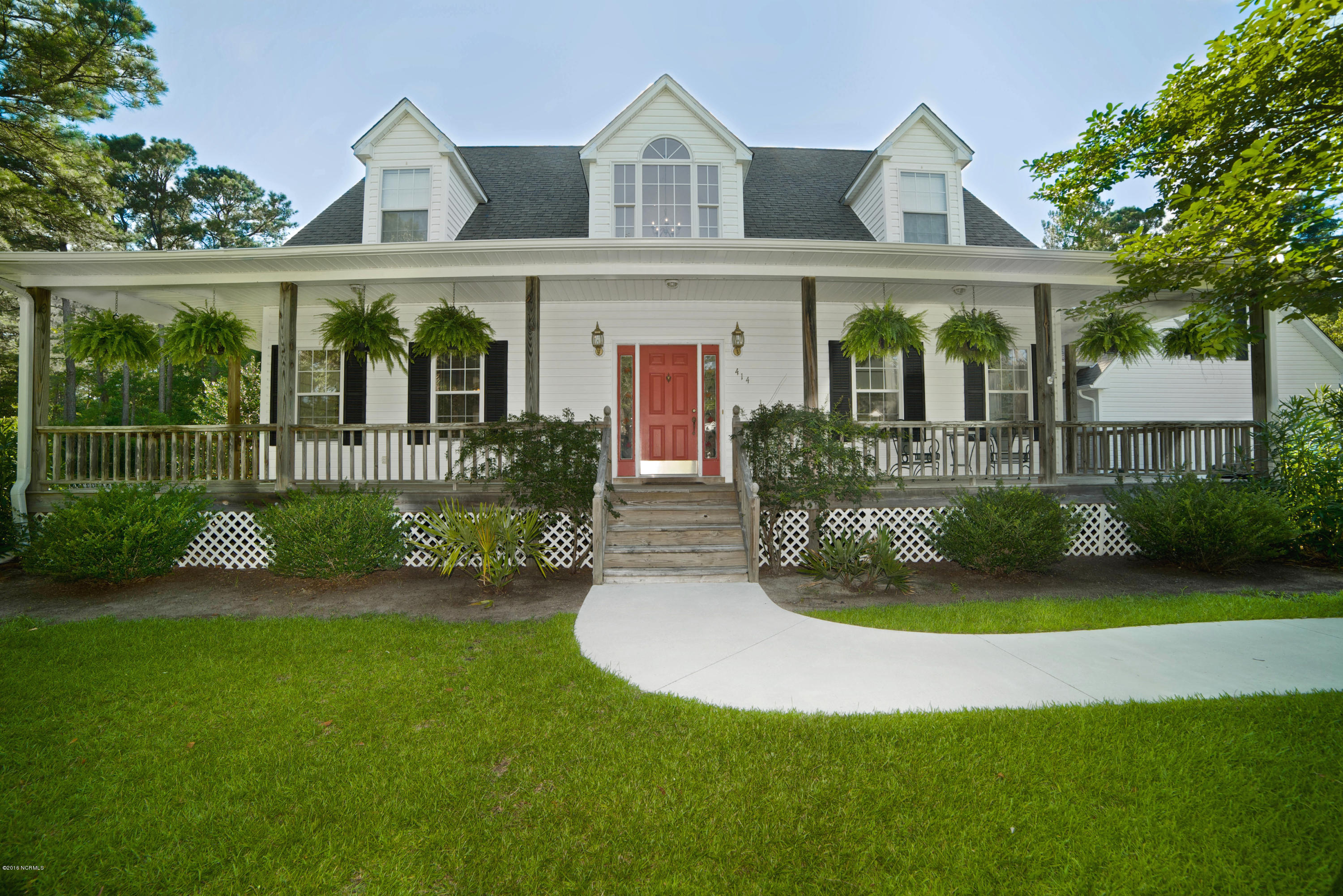 414 Hardy Road Newport, NC 28570 - Photo 3 of 31 Entrance