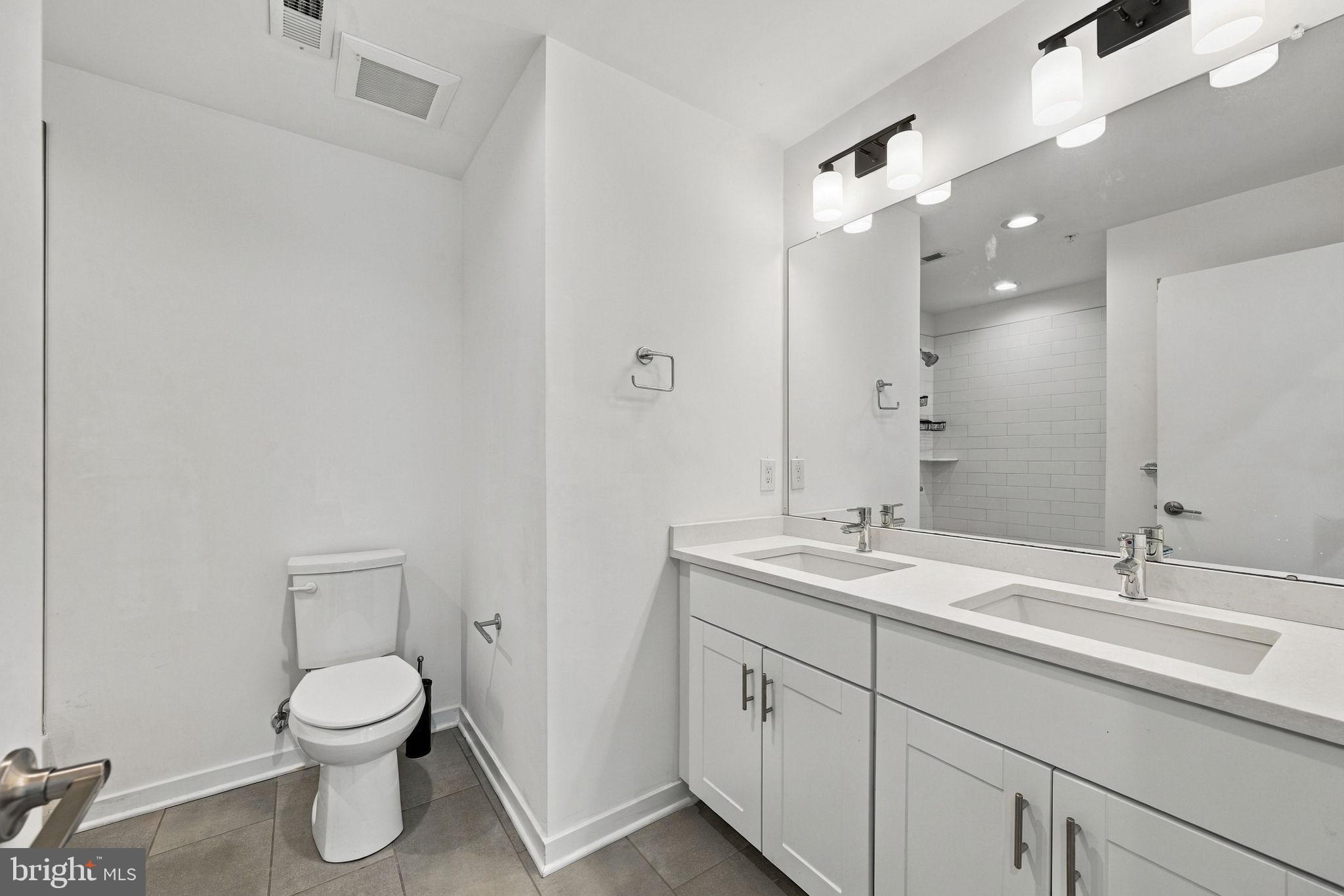 3115 Riseview Lane Philadelphia, PA 19125 - Photo 17 of 45 Primary Bath